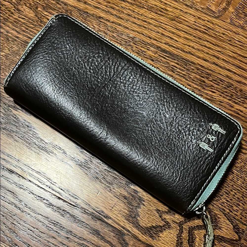 Vintage Matt & Nat Brown Blue Vegan Recycled Leather Zip Wallet